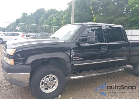 2005 Chevrolet Silverado K2500 Heavy Duty z USA, uszkodzony, nr VIN 1GCHK23245F912706